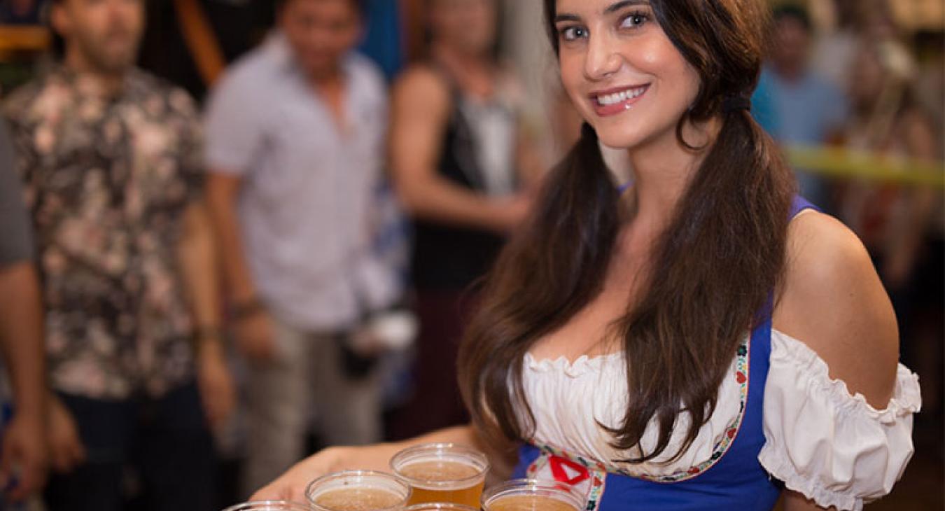 Biergarten Girl